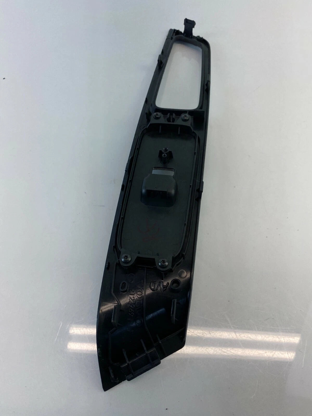 2011-2018 VOLVO S60 FRONT PASSENGER SIDE WINDOW SWITCH BEZEL TRIM PANEL 9123969