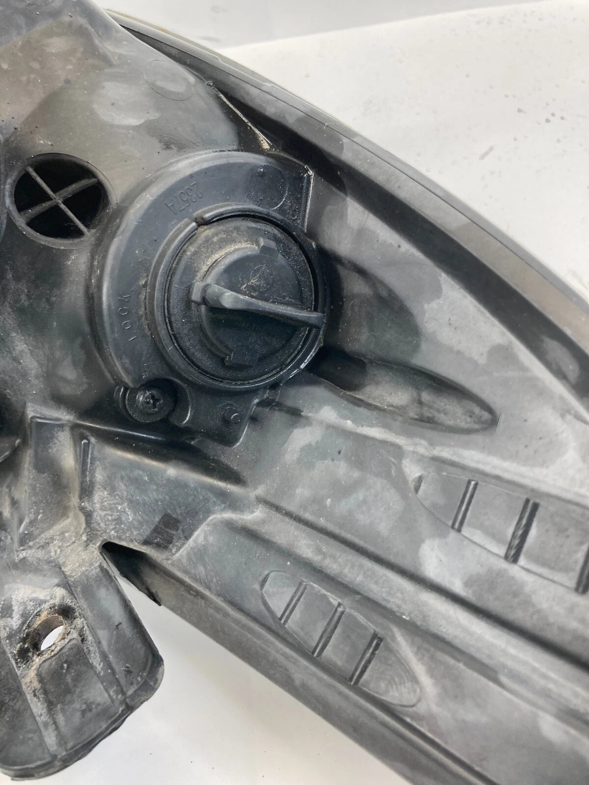 11-14 HYUNDAI SONATA FRONT LEFT DRIVER HEADLIGHT HEADLAMP HALOGEN 92101-3Q OEM