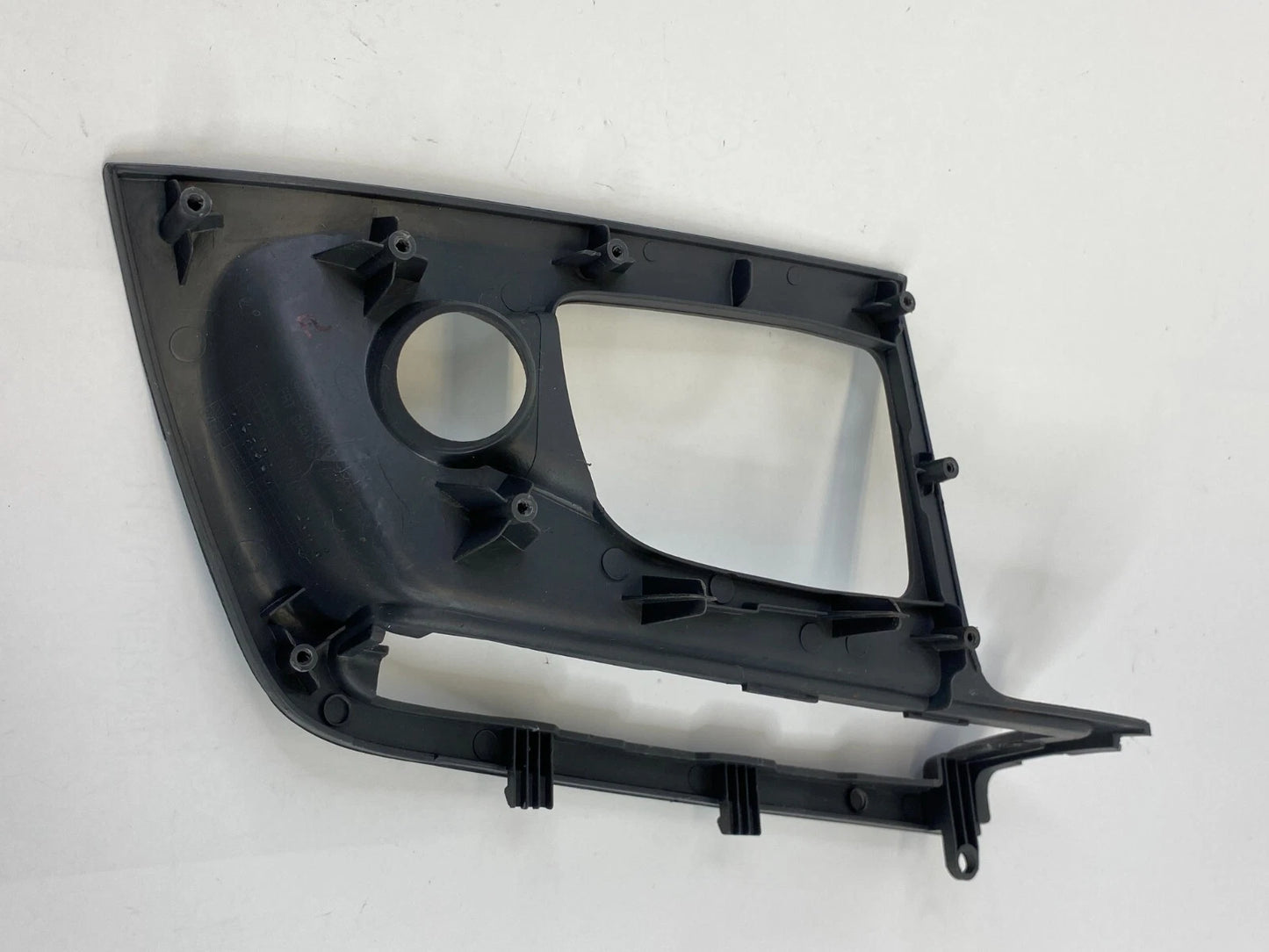 2004-2009 KIA SPECTRA FRONT LEFT DRIVER DOOR WINDOW SWITCH BEZEL OEM 82334-2F000