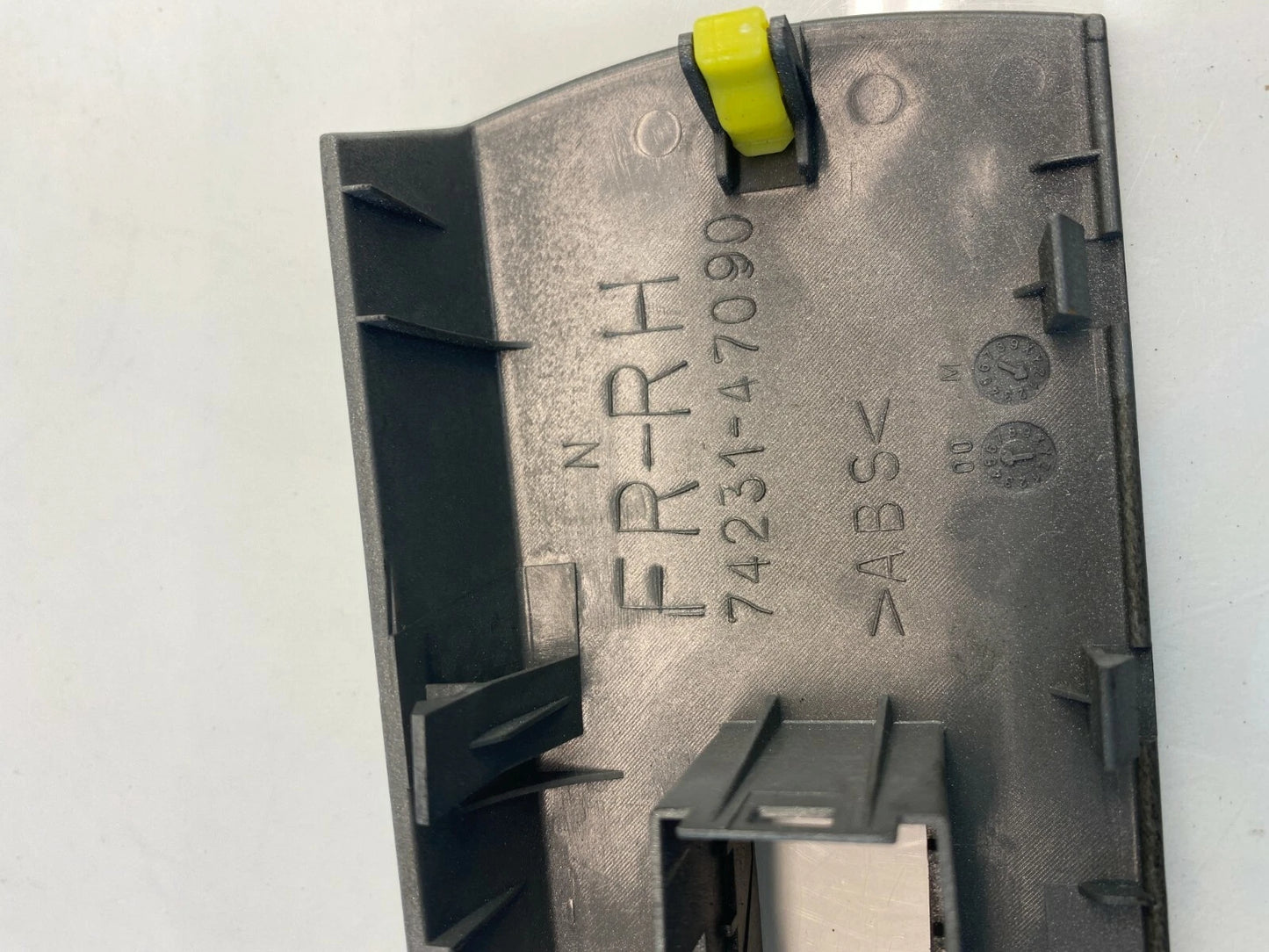 2004-2009 TOYOTA PRIUS FRONT RIGHT PASSENGER WINDOW SWITCH BEZEL OEM 7423147090
