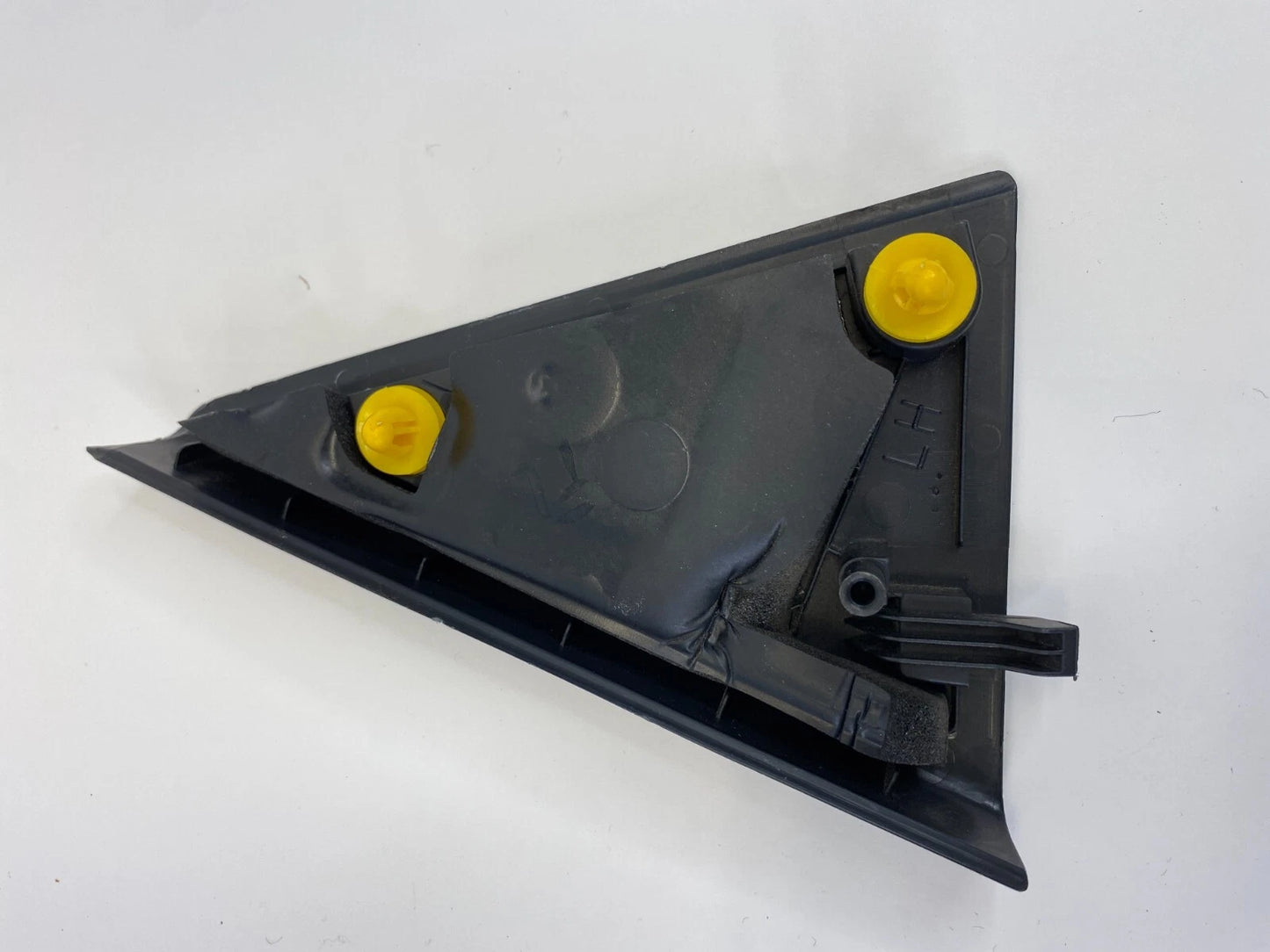 2013-2018 HYUNDAI SANTA FE SPORT REAR LEFT INNER DOOR CORNER MOLDING COVER OEM