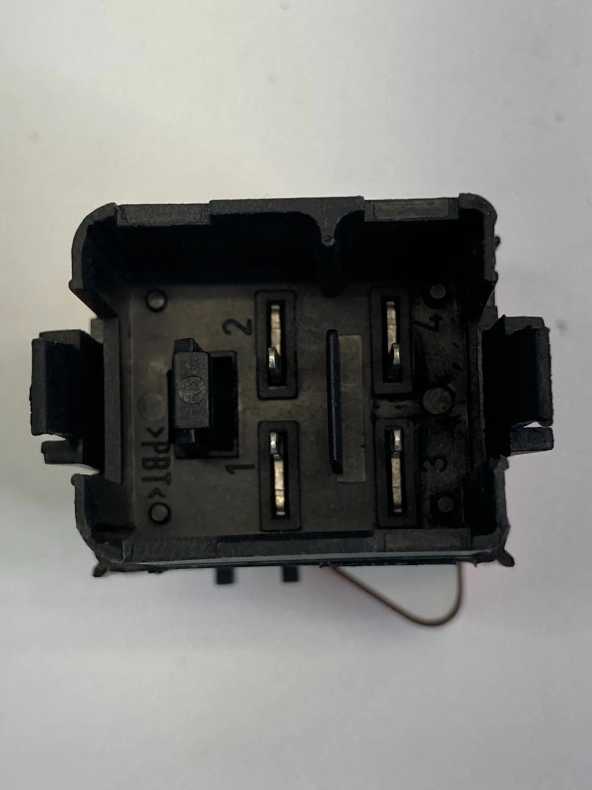 2009-2011 VW VOLKSWAGEN TIGUAN EMERGENCY DASH HAZARD LIGHT WARNING SWITCH OEM