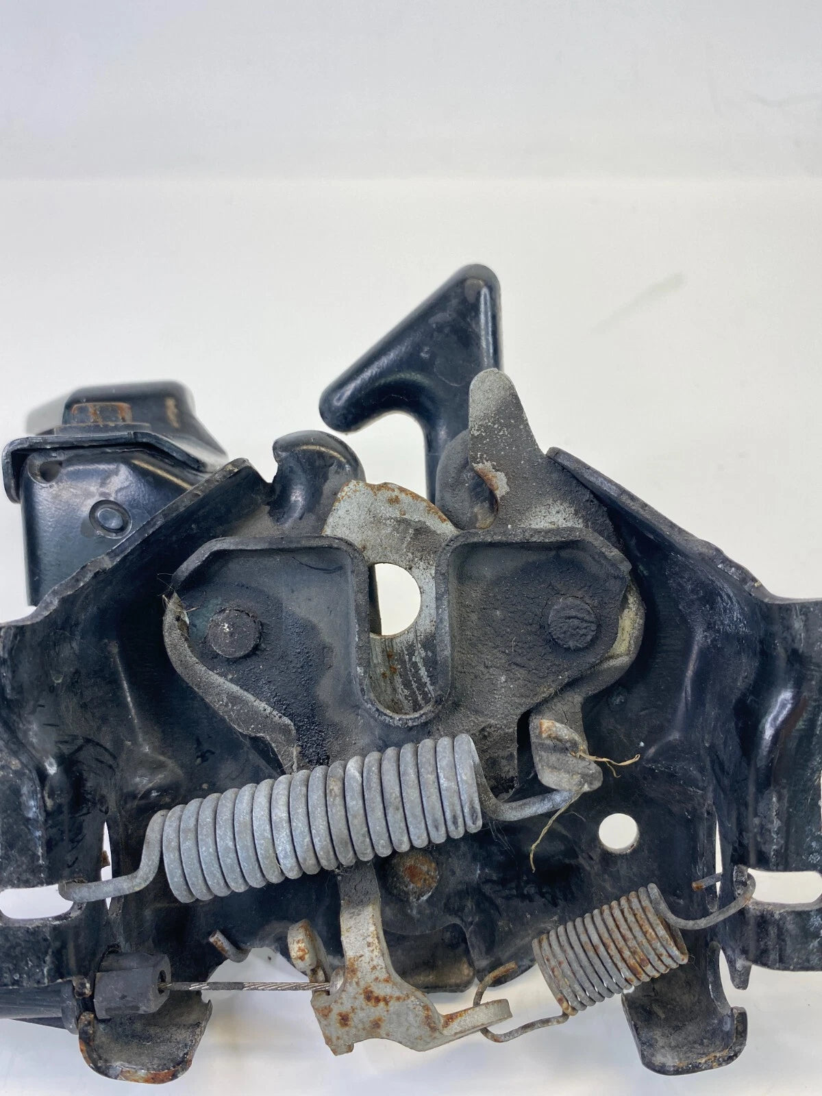 08 09 10 11 12 FORD ESCAPE FRONT HOOD LATCH LOCK RELEASE ACTUATOR 8L84-16A771
