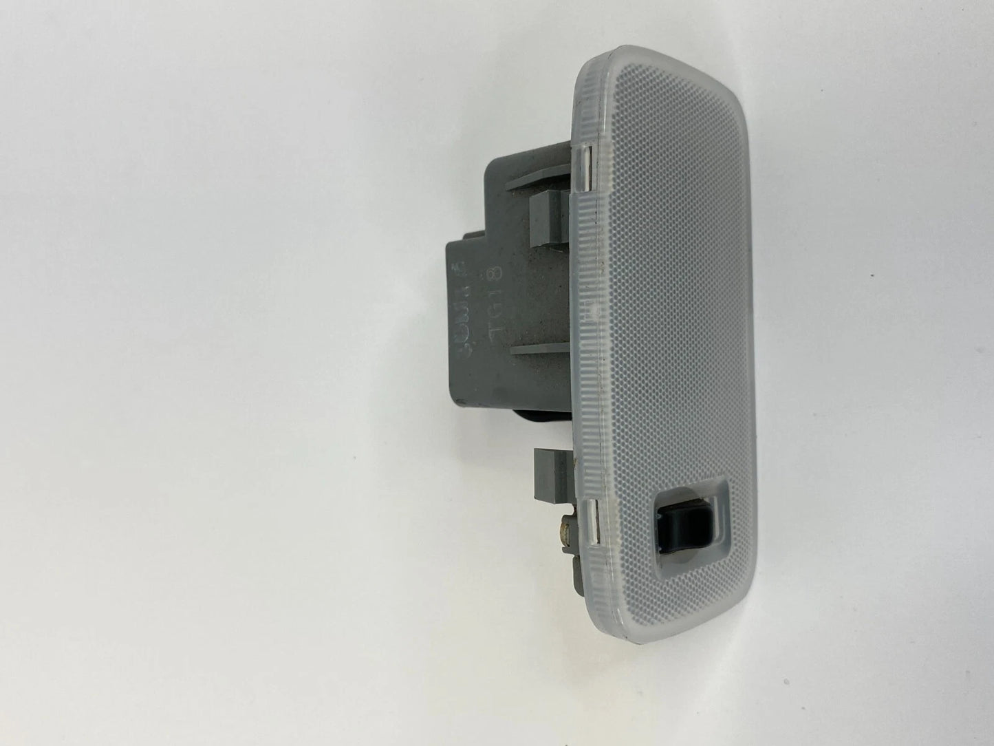 2004-2010 TOYOTA SIENNA W/O SUNROOF REAR ROOF DOME MAP LIGHT LAMP OEM
