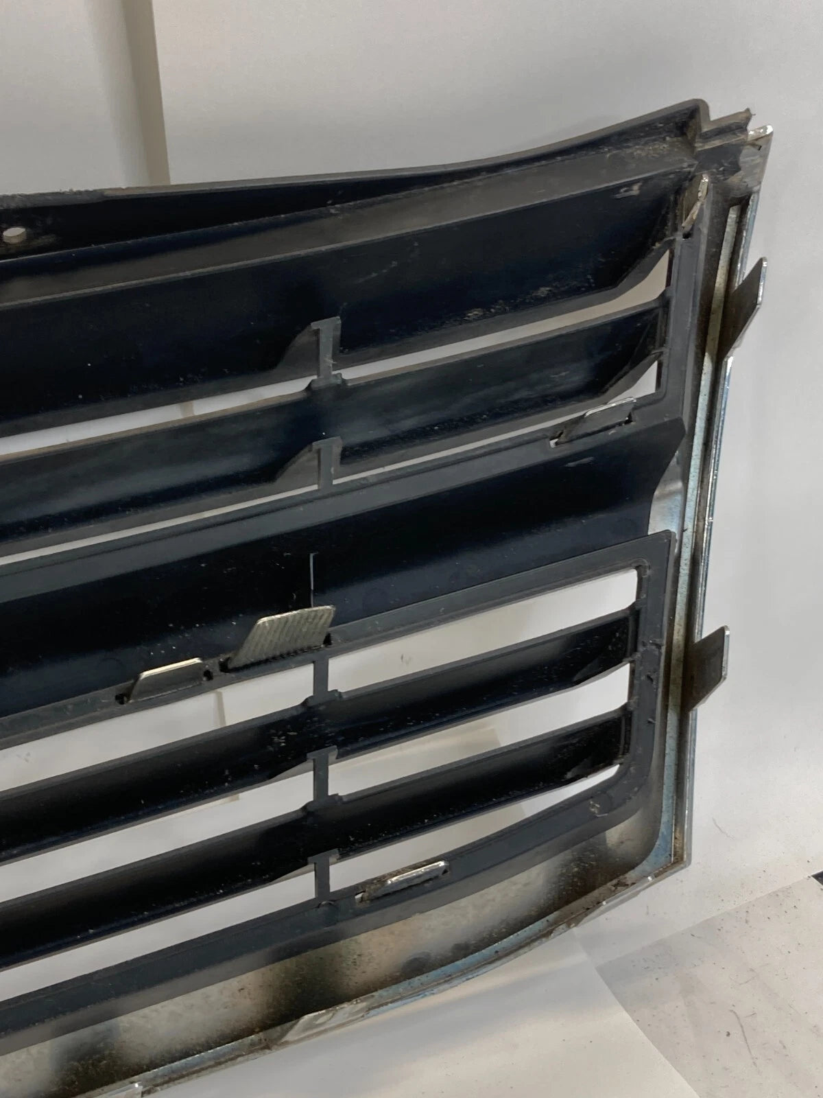 2009 2010 09 10 DODGE JOURNEY FRONT BUMPER UPPER GRILL GRILLE 05113151AA OEM