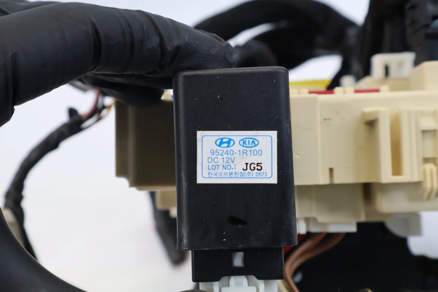 2011-2014 HYUNDAI ACCENT 1.6L INTERIOR FUSE BOX JUNCTION BLOCK 91950-1R543