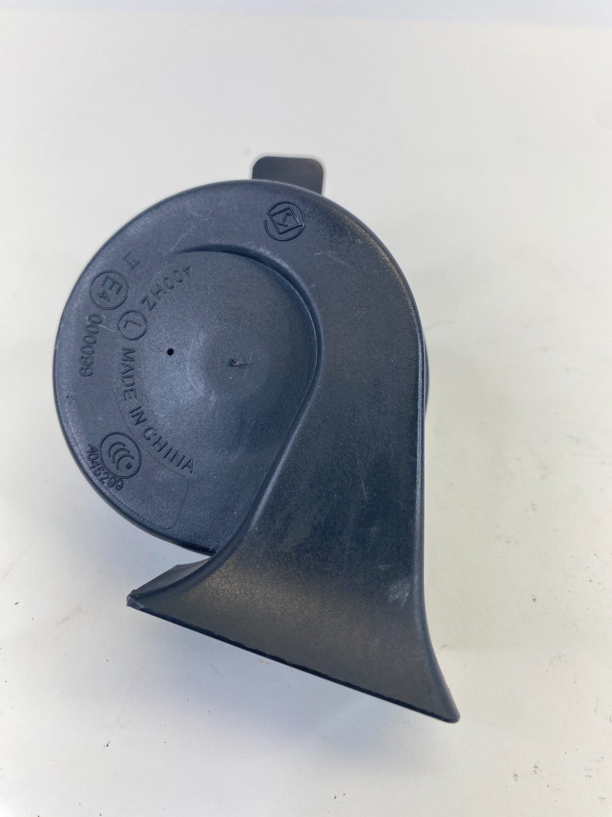 10-17 Chevy Equinox 08-17 Enclave Low Note Horn Pitch Tone Alarm Signal E4000099