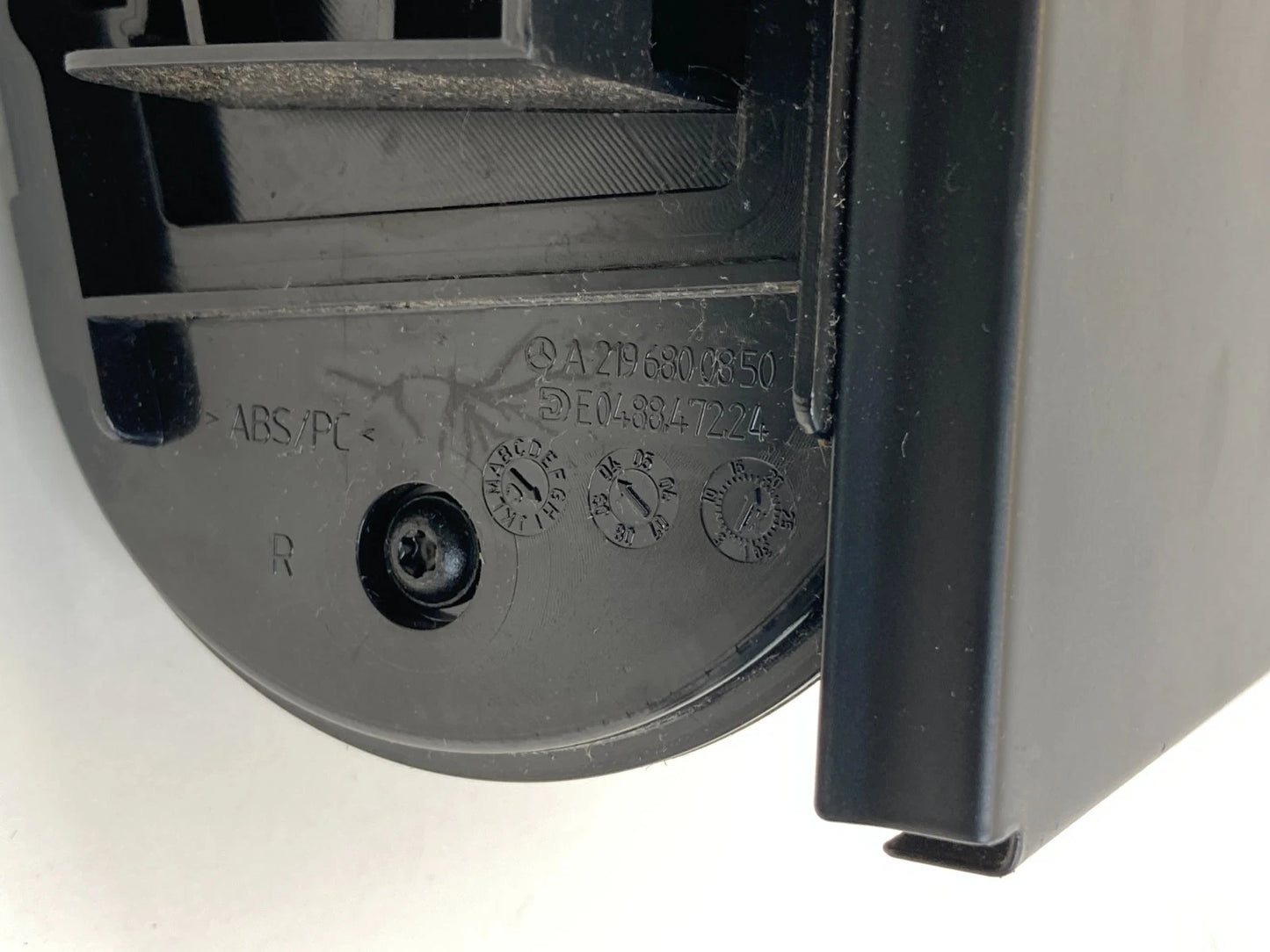 2006 MERCEDES-BENZ CLS500 CENTER CONSOLE STORAGE COMPARTMENT ASHTRAY A2196800850