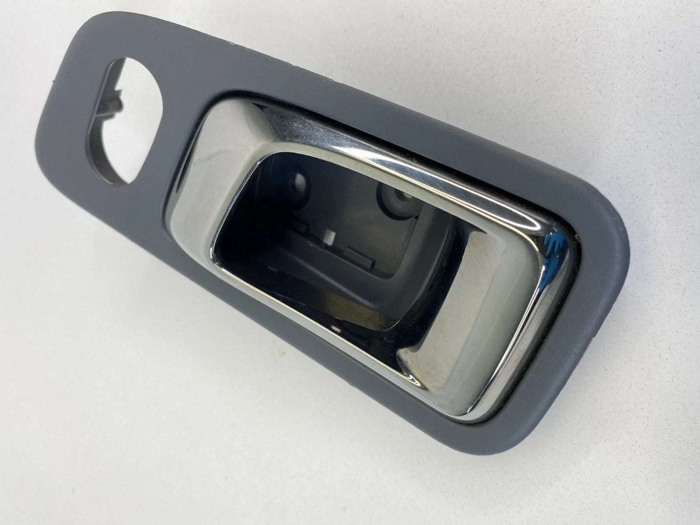 2003-2005 HONDA PILOT FRONT RIGHT PASSENGER SIDE INTERIOR INNER DOOR HANDLE S9VA