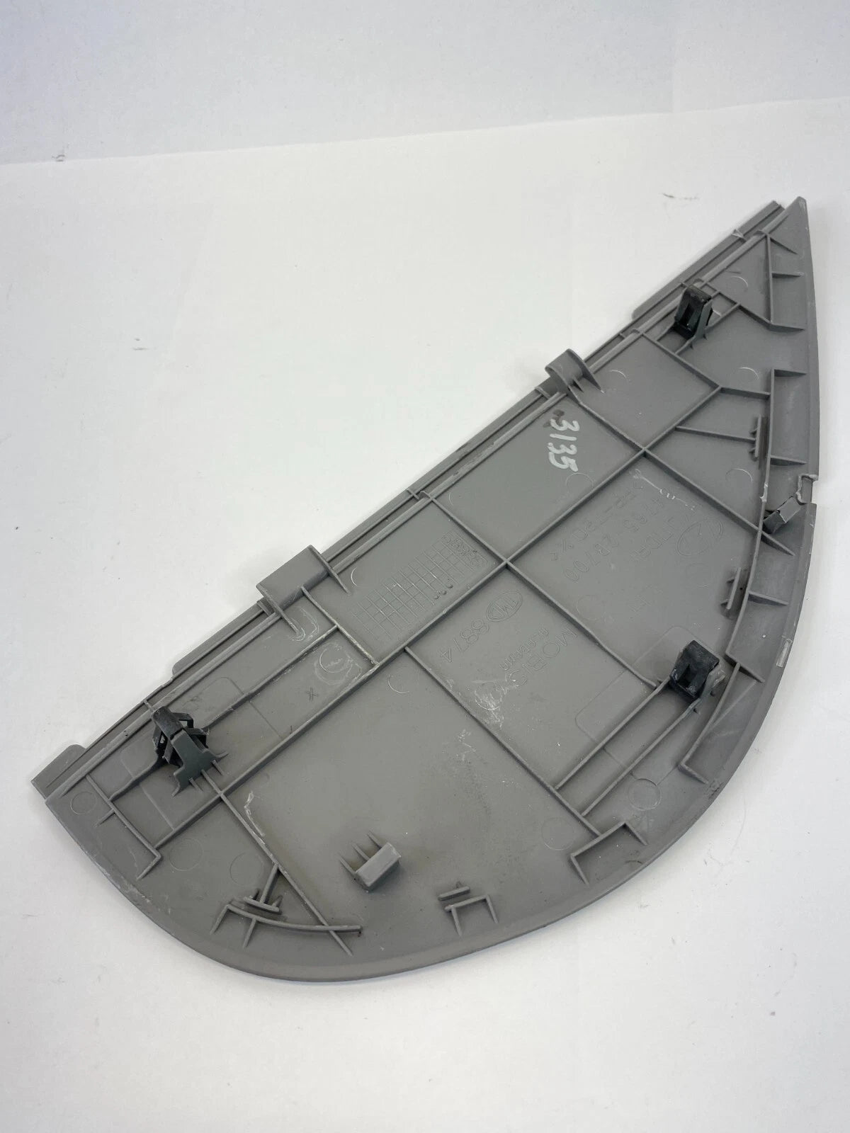 2007-2009 HYUNDAI SANTA FE FRONT LEFT SIDE DRIVER DASH END CAP 84765-2B700 OEM
