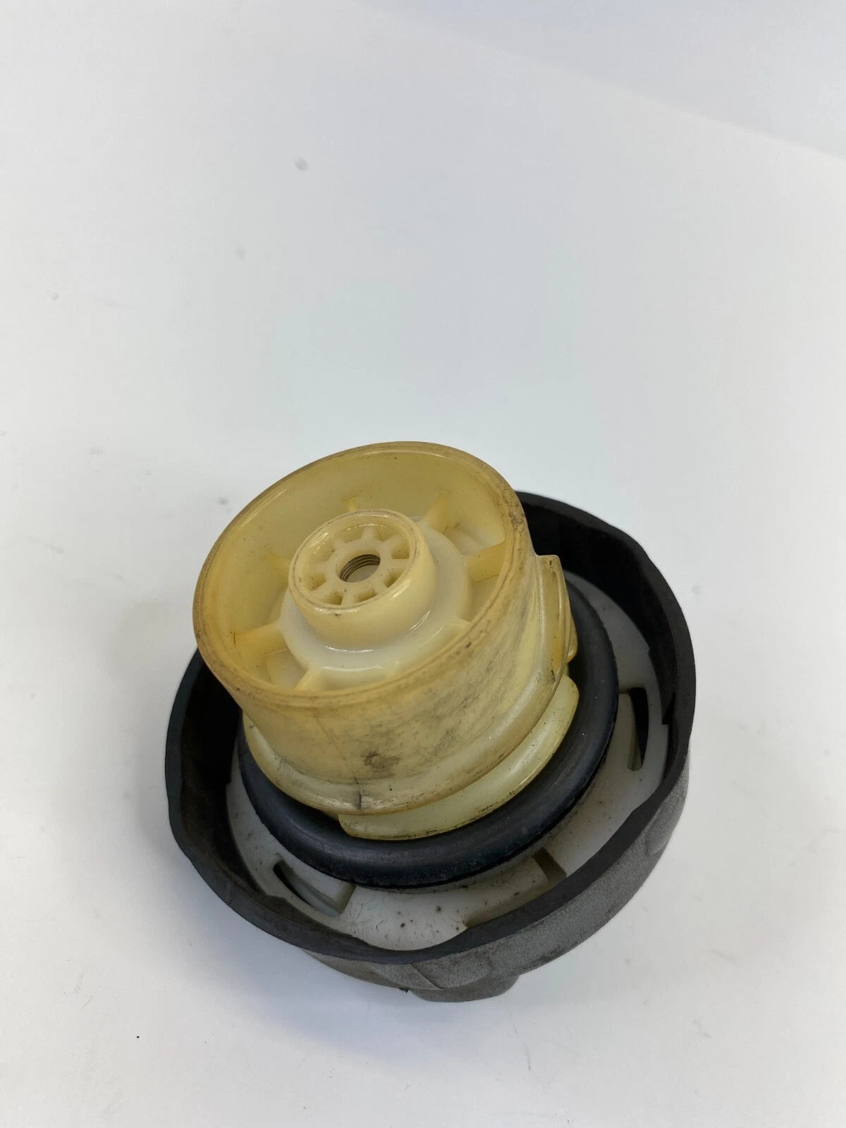 2007-2011 DODGE NITRO 2000-2009 DURANGO FUEL FILLER TANK CAP GAS COVER OEM