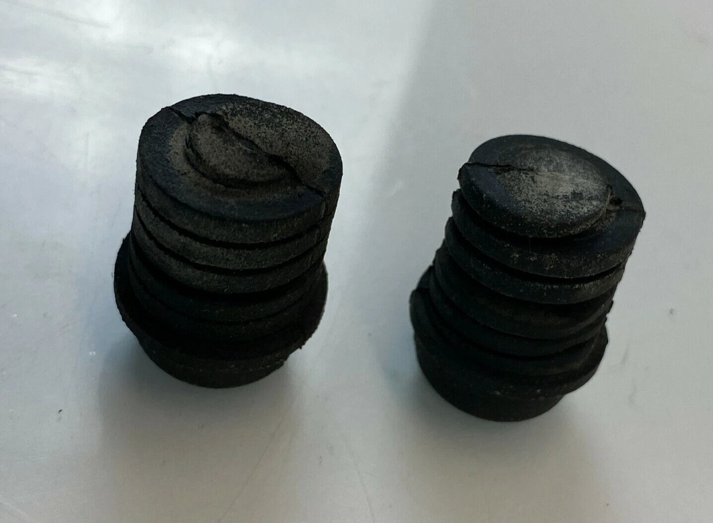 2008 SATURN ASTRA FRONT HOOD ADJUSMENT RUBBER BUMPER STOP SET PAIR OEM