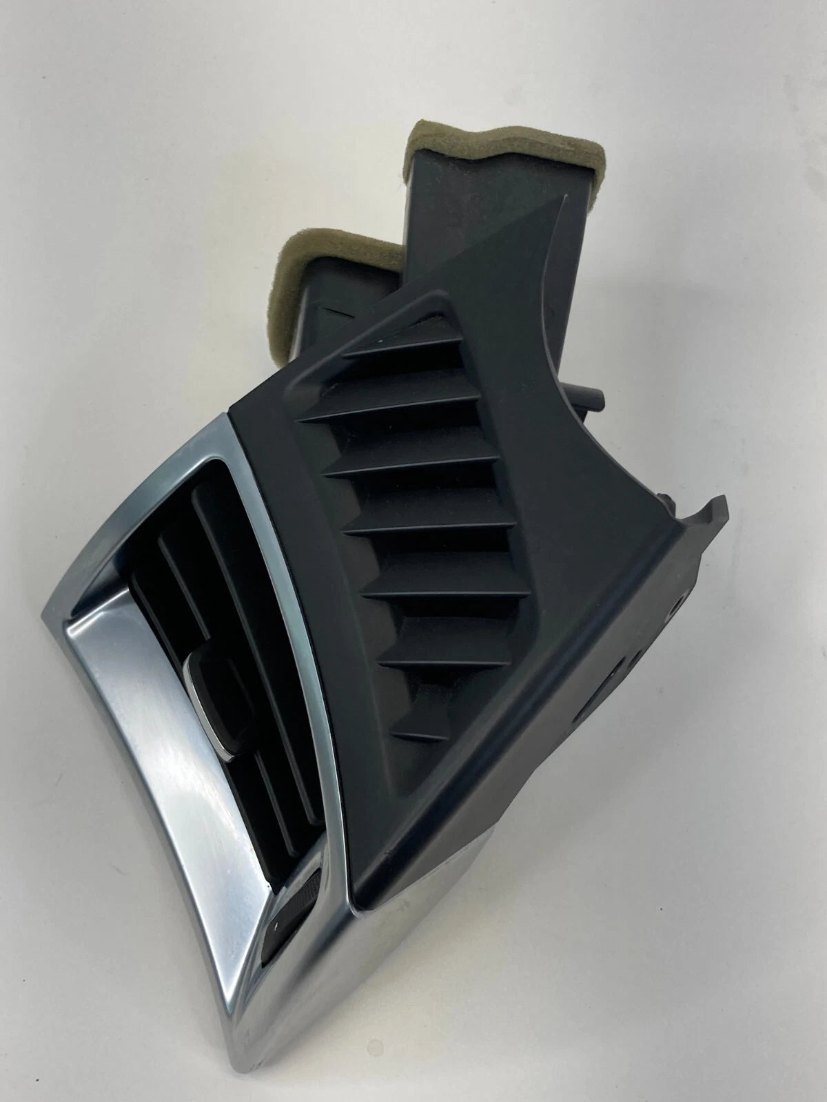 2010-2016 CADILLAC SRX DASH RIGHT PASSENGER SIDE AC AIR VENT GRILLE 15894314 OEM