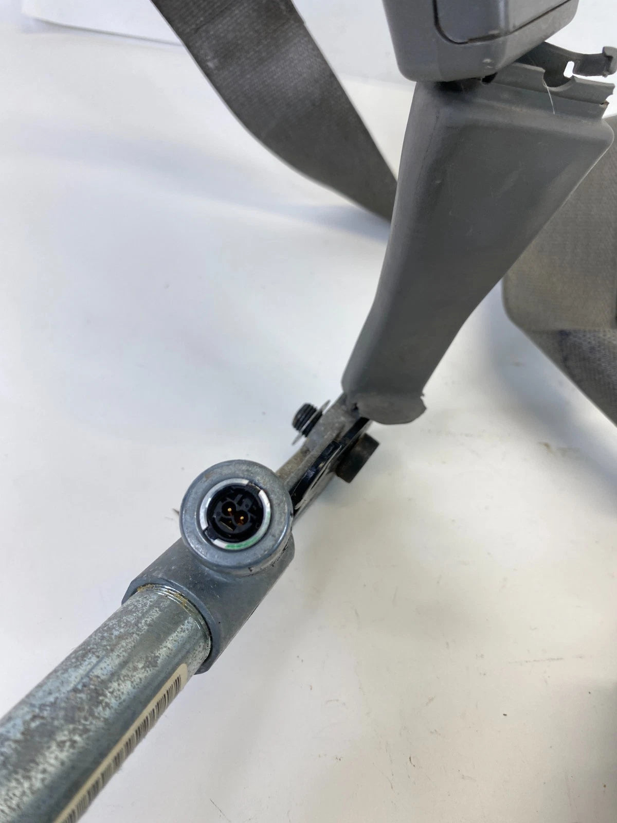 2013-2015 CHEVROLET MALIBU FRONT LEFT DRIVER SIDE SEAT BELT RETRACTOR OEM