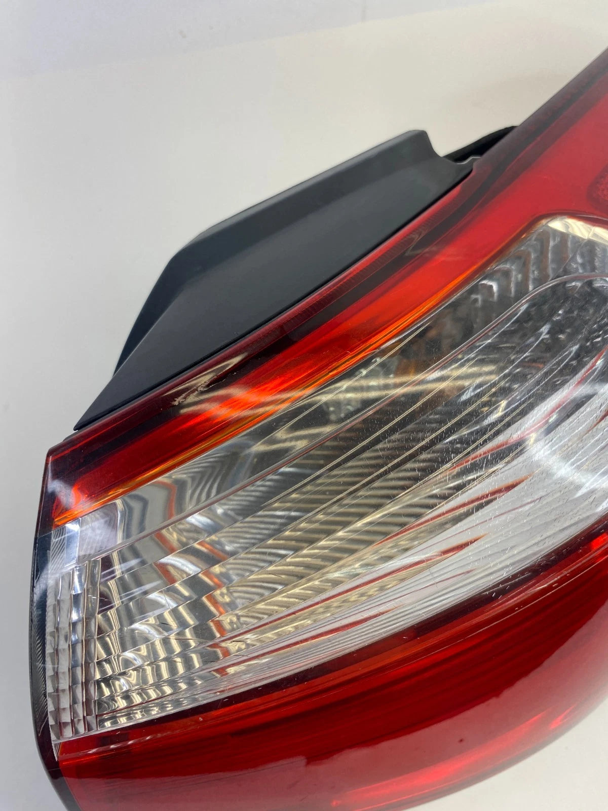 2014-2016 Kia Forte SEDAN Rear Right Side Tail Lamp Light Outer Taillight Lamp