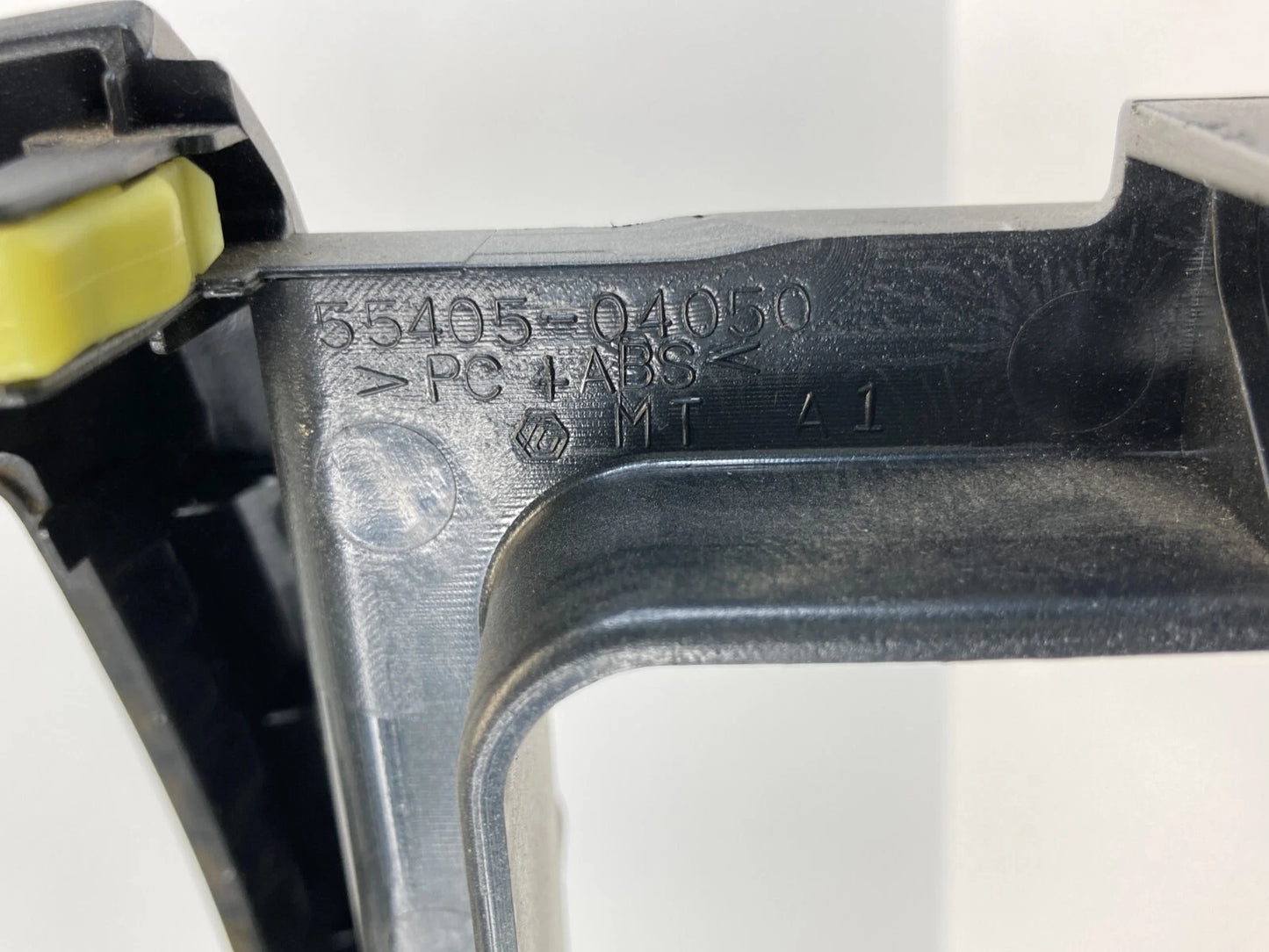 2005-2011 TOYOTA TACOMA CENTER DASH BEZEL RADIO TRIM VENT PANEL SURROUND ASSY