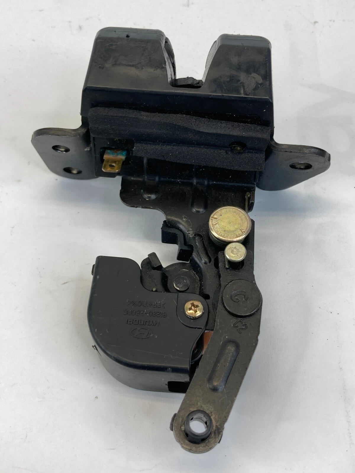 2007-2009 HYUNDAI SANTA FE REAR TRUNK LIFTGATE TAILGATE LOCK LATCH 81230-2B000