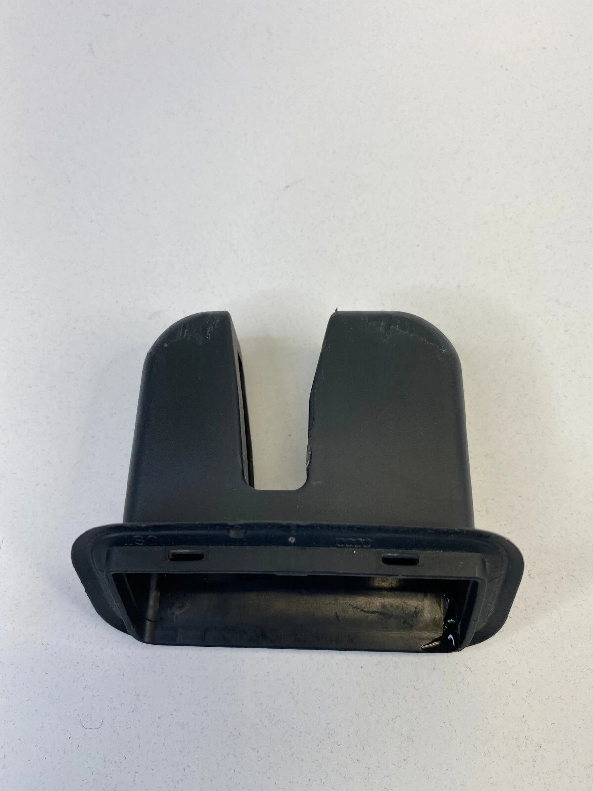 06-10 VOLKSWAGEN PASSAT SEDAN REAR TRUNK LOCK LATCH COVER TRIM 4E0827520B01C OEM