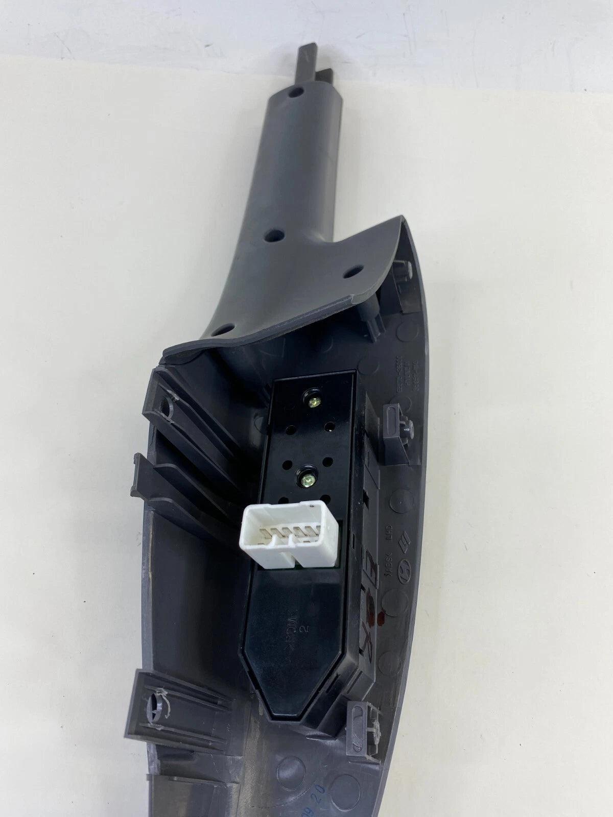 06-09 HYUNDAI TUCSON FR RH PASSENGER WINDOW DOOR SWITCH W/ BEZEL 93575-2E000 OEM