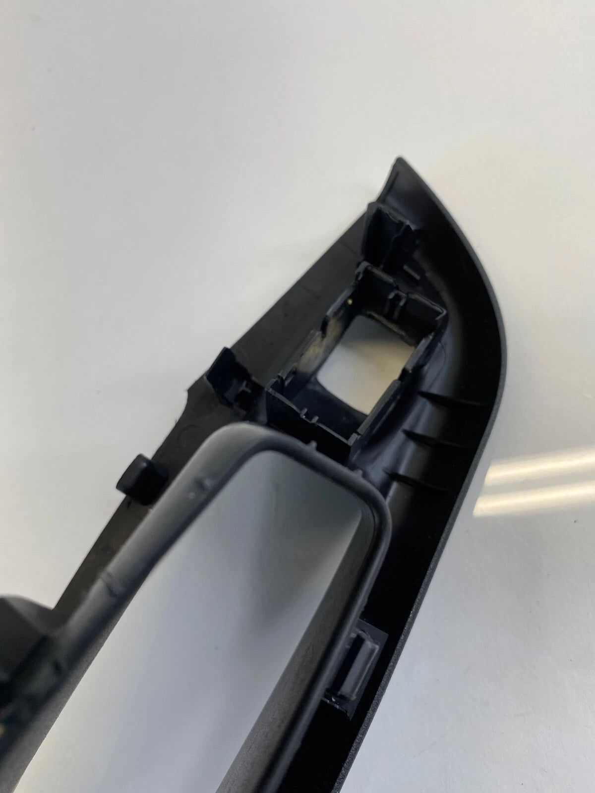 2012-2018 FORD FOCUS REAR RIGHT SIDE WINDOW SWITCH BEZEL TRIM BM51-237W20 OEM