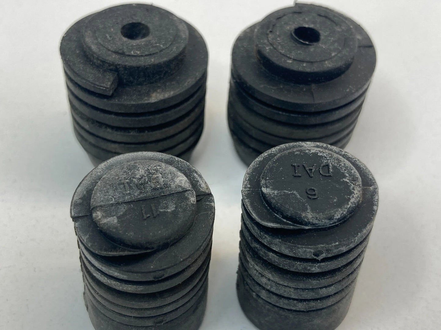 2005-2015 HYUNDAI TUCSON FRONT HOOD RUBBER CUSHION BUFFER STOPPER BUMPER SET OEM