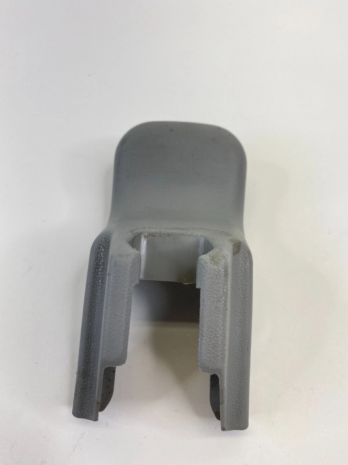 06-08 TOYOTA RAV4 FRONT RIGHT SEAT TRACK END OUTER COVER TRIM 72123-42010 OEM