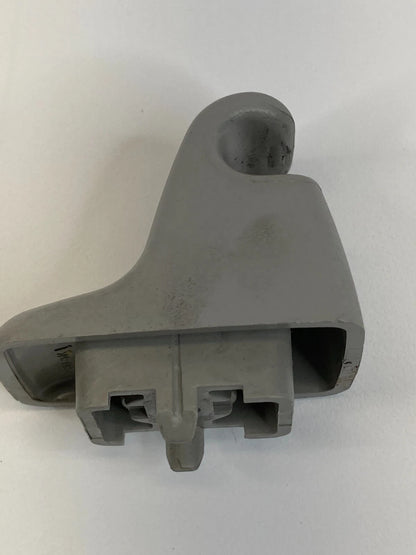 2006-2010 CHEVROLET COLORADO RIGHT PASSENGER SUN VISOR SUNVISOR RETAINER CLIP