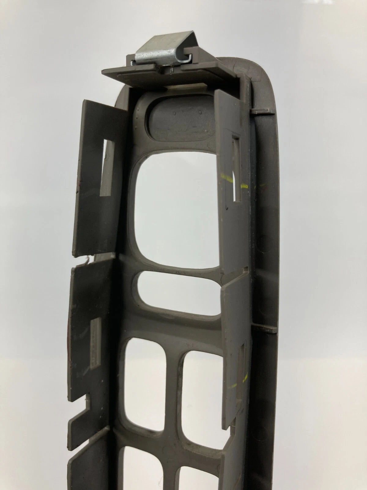 2000-2005 CADILLAC DEVILLE SEDAN FRONT LEFT DOOR MASTER WINDOW SWITCH BEZEL OEM