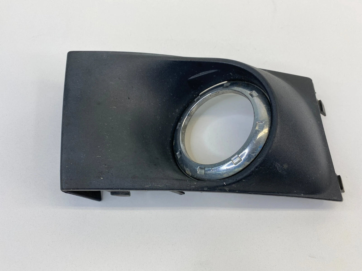 09-11 FORD FOCUS SEDAN FRONT LEFT SIDE FOG LIGHT LAMP BEZEL COVER 8S4315A299AAW