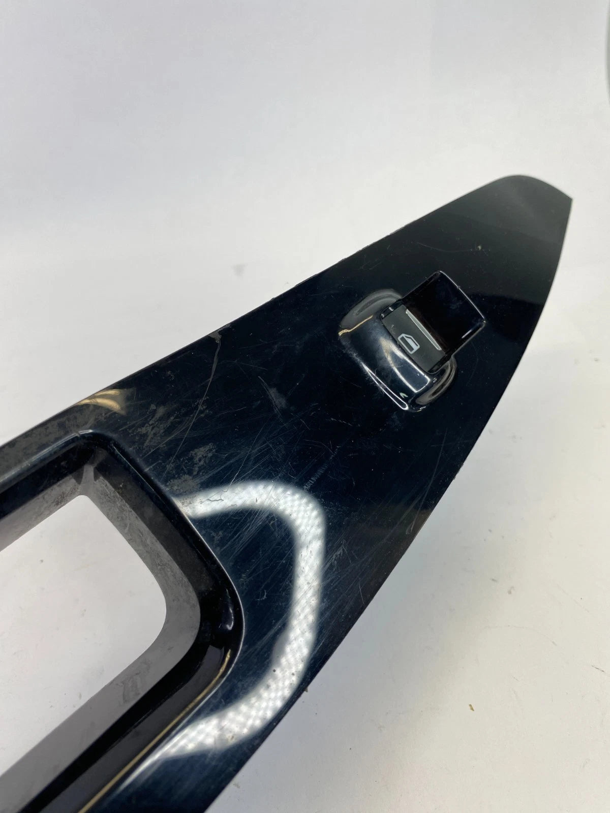 2013-2020 FORD FUSION REAR RIGHT DOOR WINDOW SWITCH BEZEL TRIM OEM DS73-14A567-B