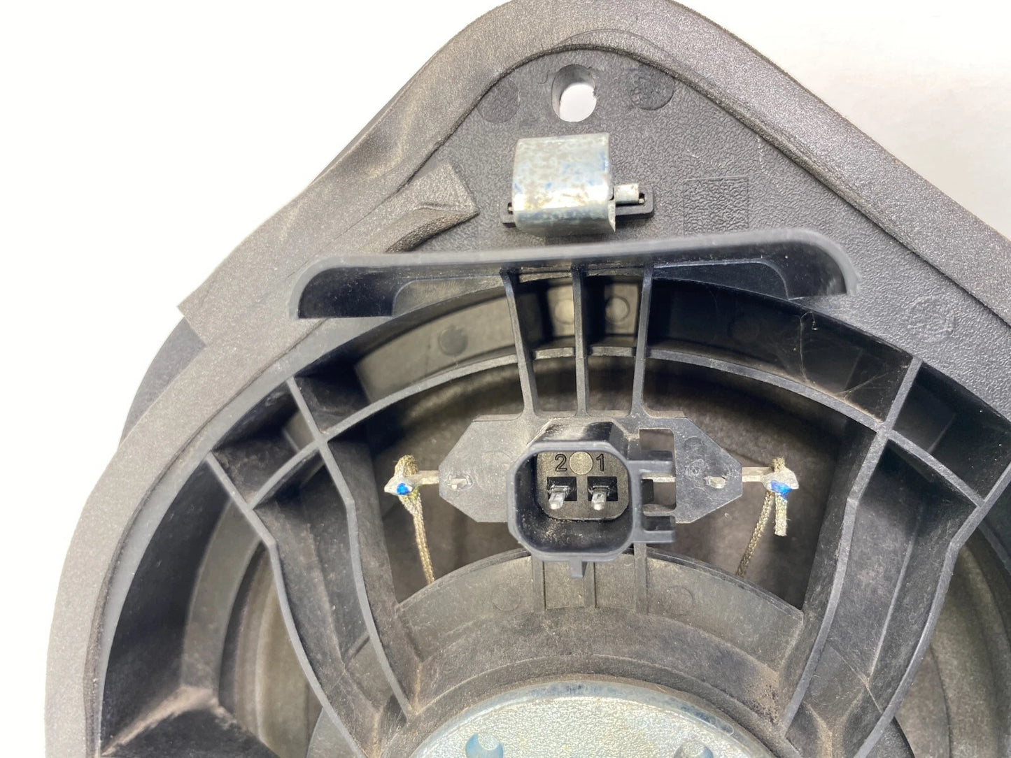 11-16 CHEVROLET CRUZE 11-17 BUICK REGAL REAR RIGHT SIDE DOOR SPEAKER AUDIO OEM