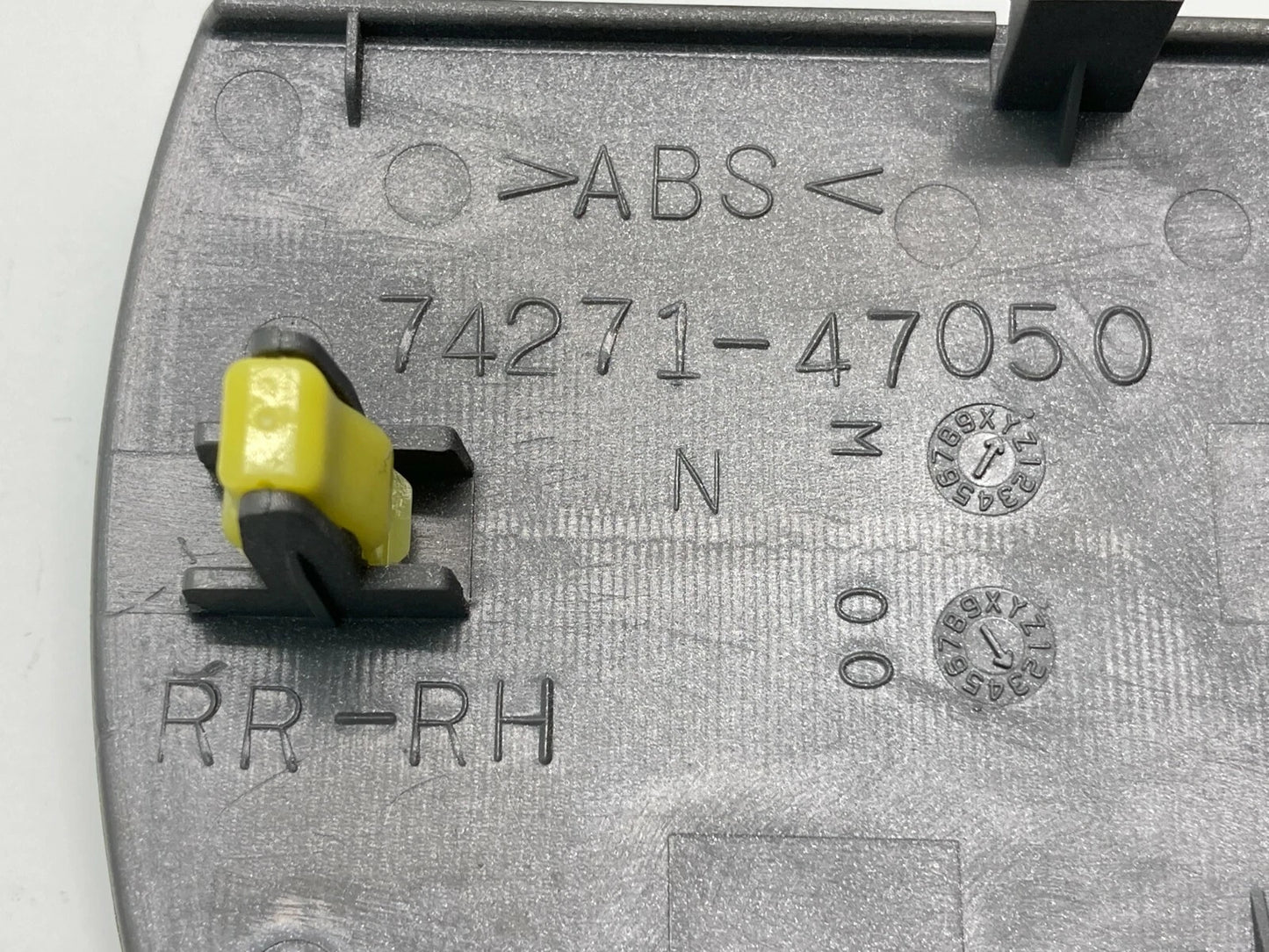 2004-2009 TOYOTA PRIUS RIGHT REAR SIDE WINDOW CONTROL SWITCH W/ TRIM 74271-47050