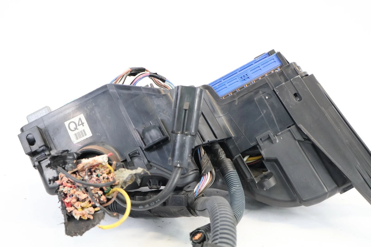 2007-2011 TOYOTA CAMRY 2.4L UNDER HOOD ENGINE FUSE BOX ASSY 82720-06091 OEM