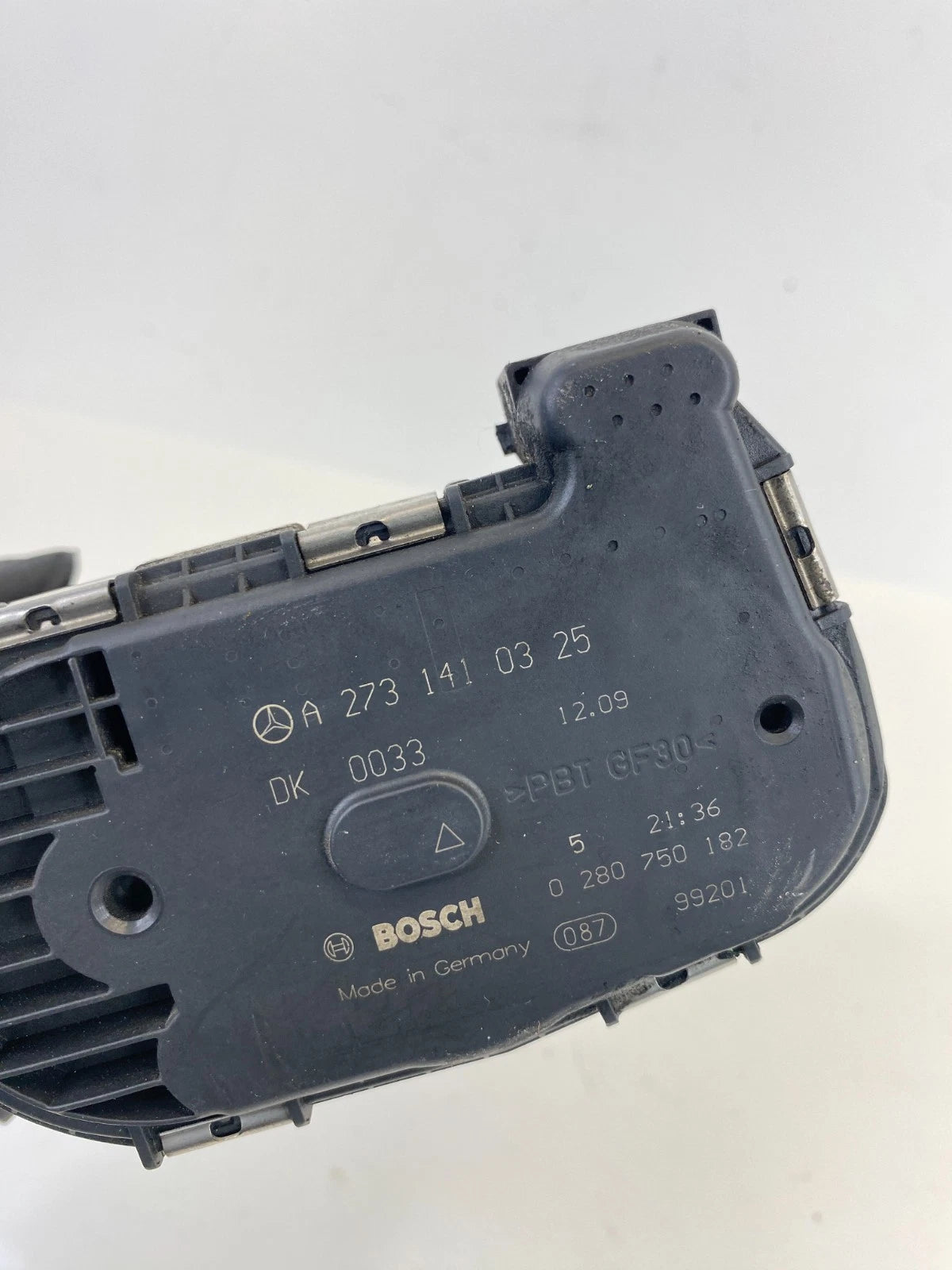 2007-2010 MERCEDES BENZ CL 550 5.5L V8 THROTTLE BODY THROTTLE VALVE A2731410325