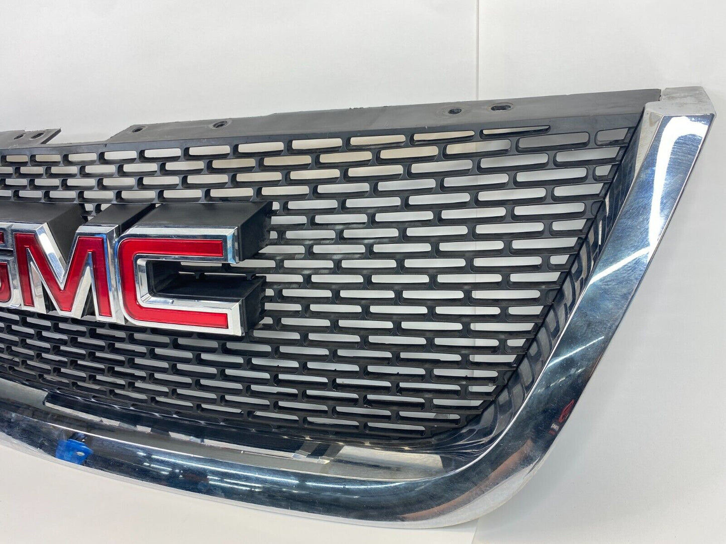 07 08 09 10 11 12 GMC Acadia Front Upper Grill Grille w/ Emblem 15209577 OEM