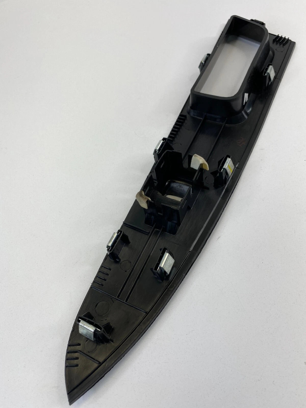 2013-2020 FORD FUSION FRONT RIGHT DOOR WINDOW SWITCH BEZEL DS73-14A563-B OEM