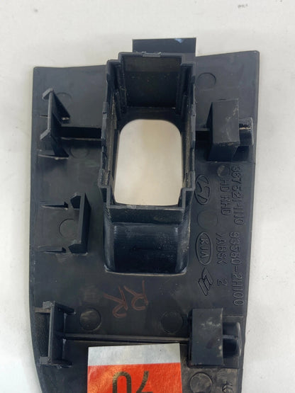 07-10 HYUNDAI ELANTRA REAR RIGHT PASSENGER WINDOW SWITCH TRIM COVER 93580-2H100