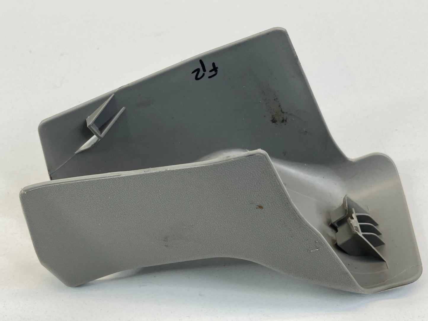09-13 SUBARU FORESTER RIGHT OUTER SEAT TRACK END COVER TRIM CAP 64115SC020 OEM