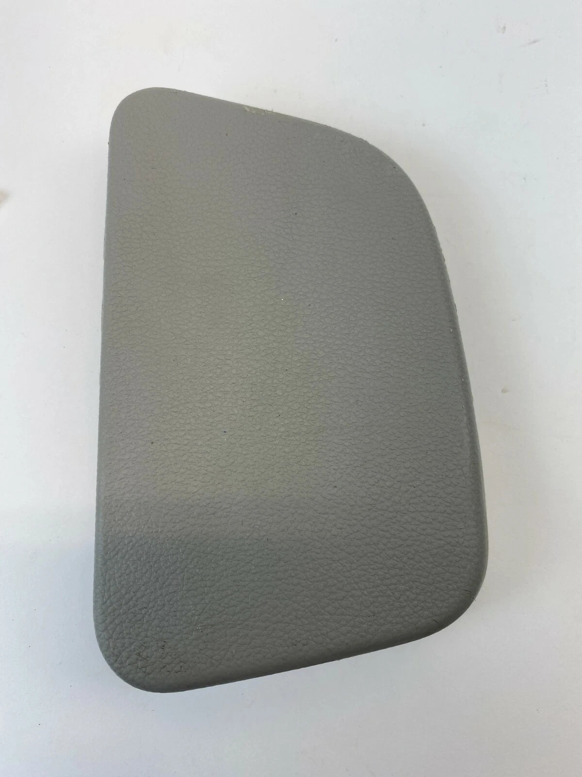 2008 2009 2010 SATURN VUE RIGHT PASSENGER SEAT BELT COVER TRIM CAP LID 96838889
