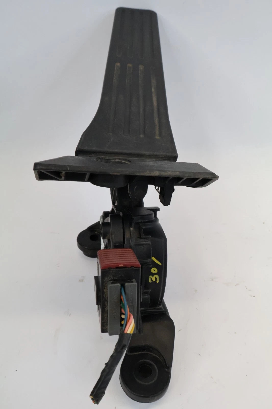 2011-2016 HYUNDAI ELANTRA ACCELERATOR GAS PEDAL SENSOR ASSY 32700-3XXX OEM