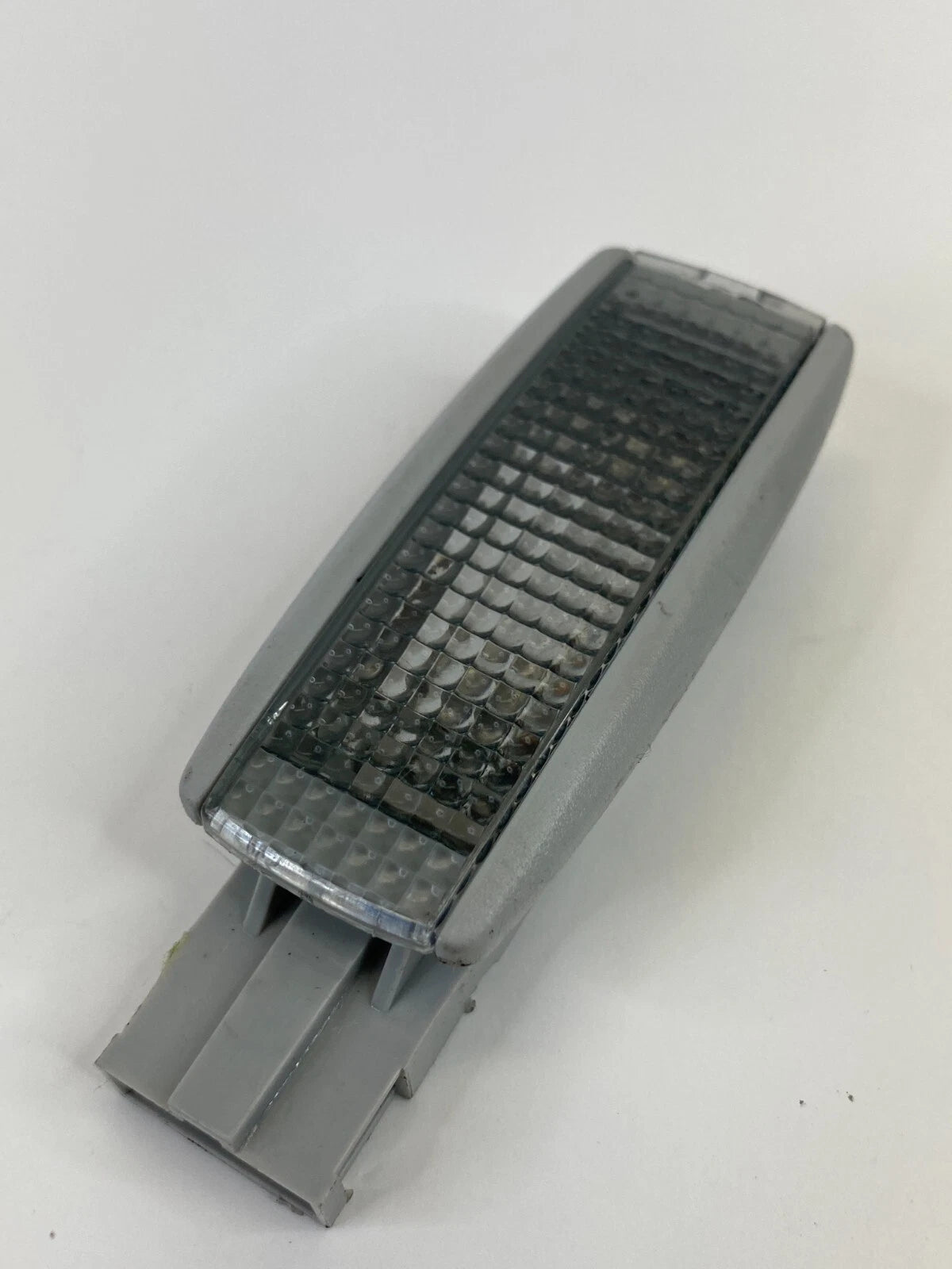 1998-2010 VOLKSWAGEN BEETLE FRONT SUNVISOR SUN VISOR VANITY LIGHT LAMP 3B094711