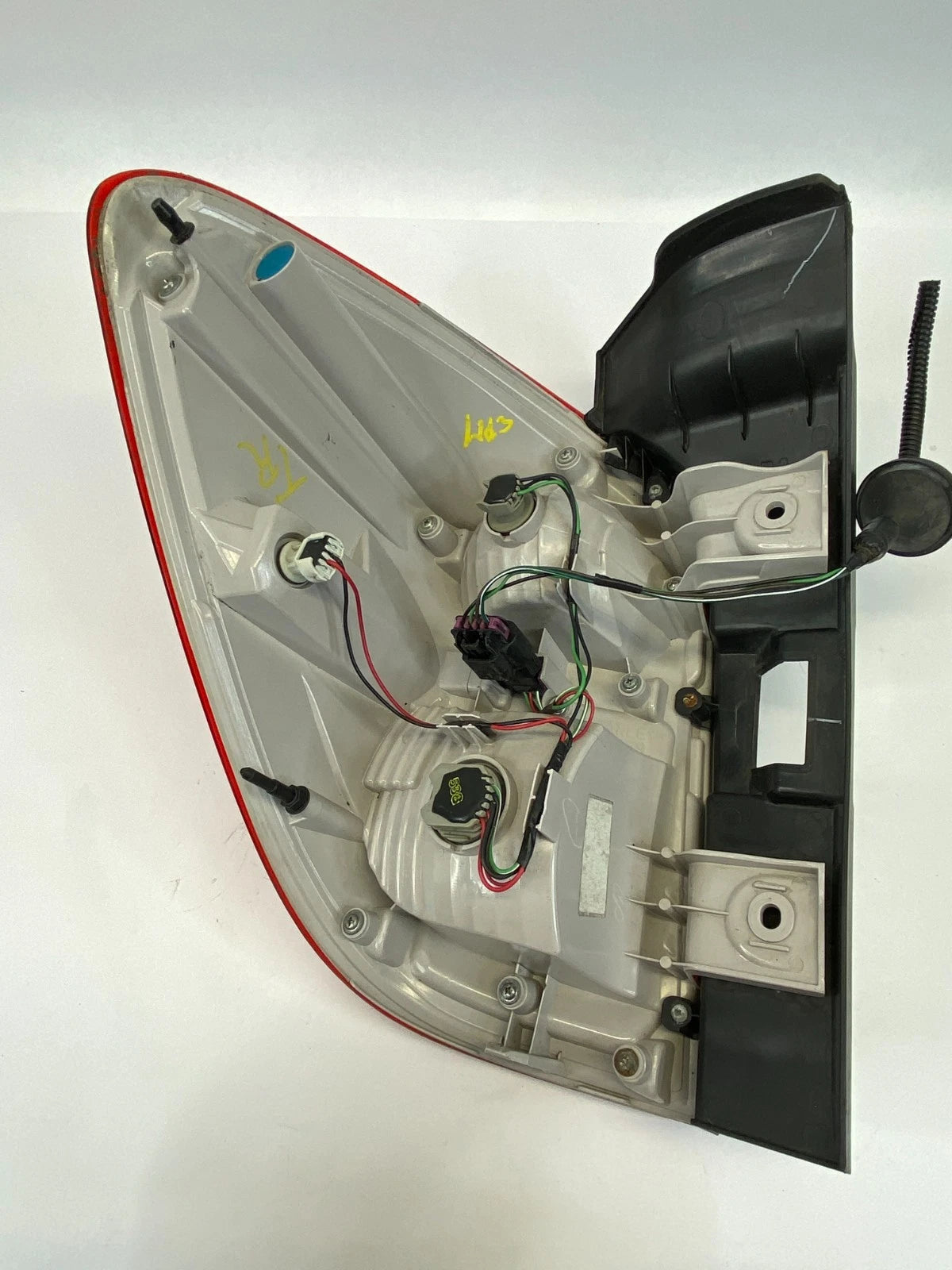 2016 2017 CHEVROLET EQUINOX TAIL LIGHT LAMP RIGHT PASSENGER SIDE OUTER OEM
