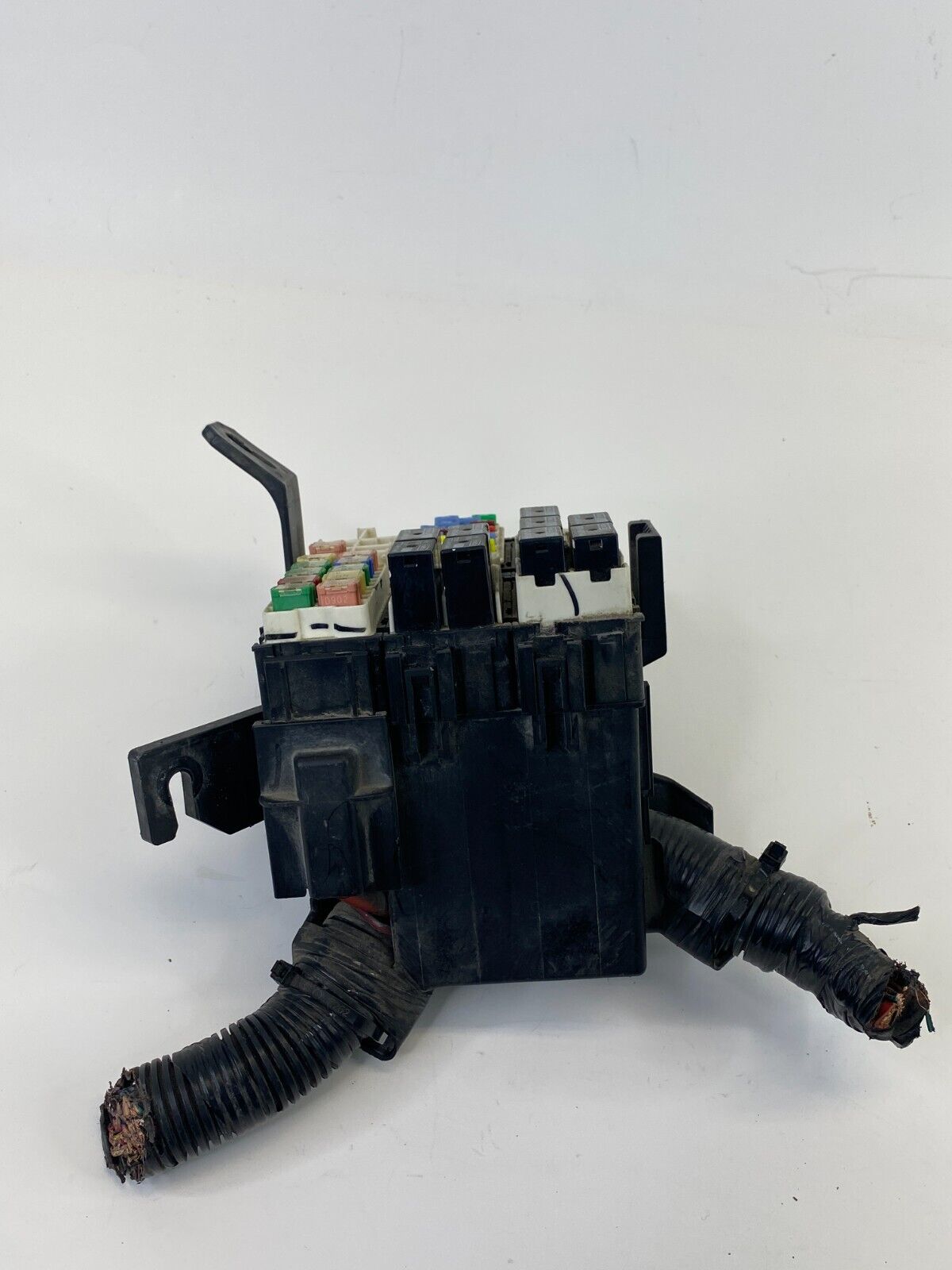 2011 2012 2013 Ford Fiesta 1.6L Engine Fuse Relay Box Junction Block OEM