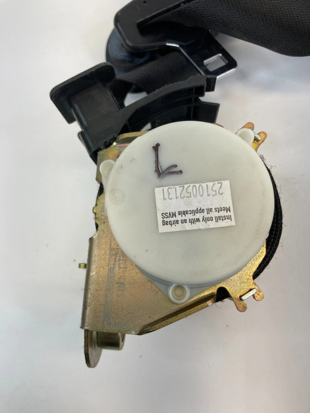 2006 BMW 3-SERIES 325I 330I 328I FRONT LEFT SEAT BELT RETRACTOR UNIT 7069955 OEM