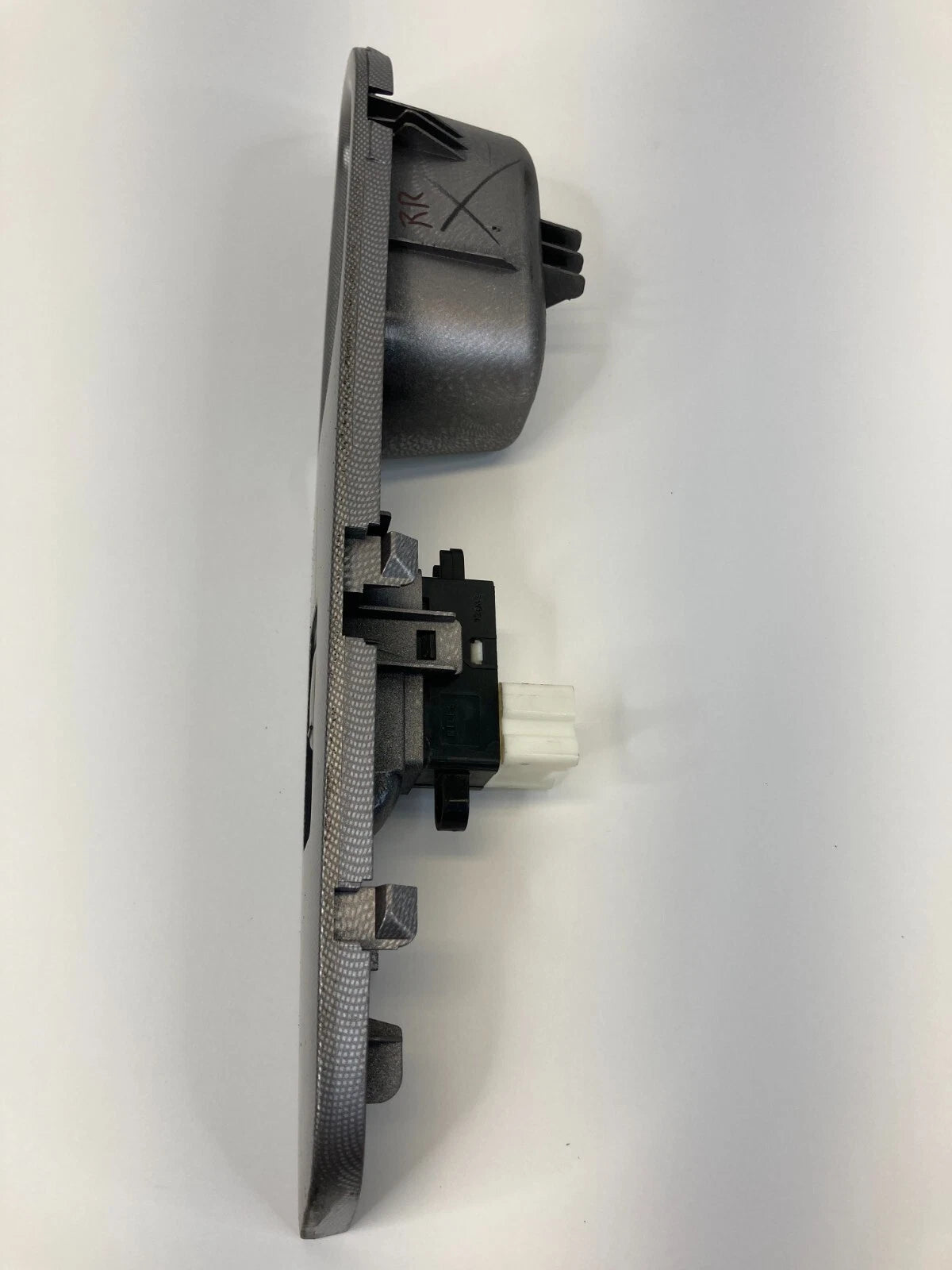 2007-2009 NISSAN VERSA REAR RIGHT PASSENGER SIDE WINDOW SWITCH 82960-EM31A