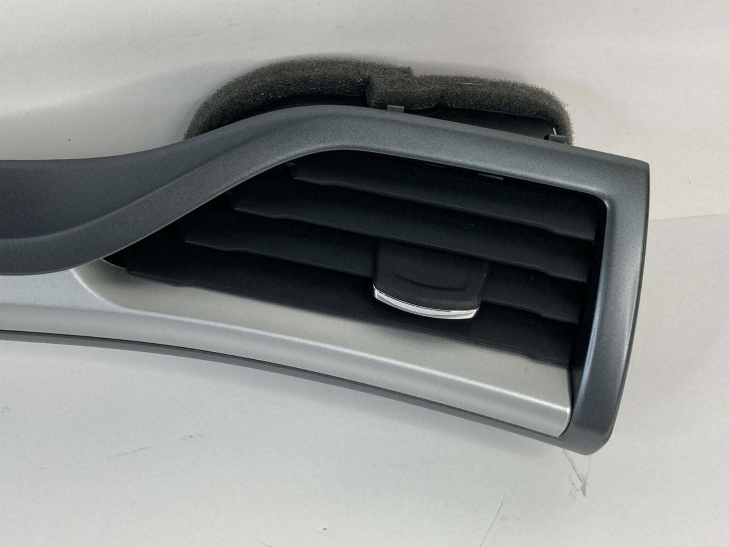2013-2016 FORD FUSION DASH RIGHT SIDE AC AIR VENT GRILLE OUTLET DS73-F04338-B