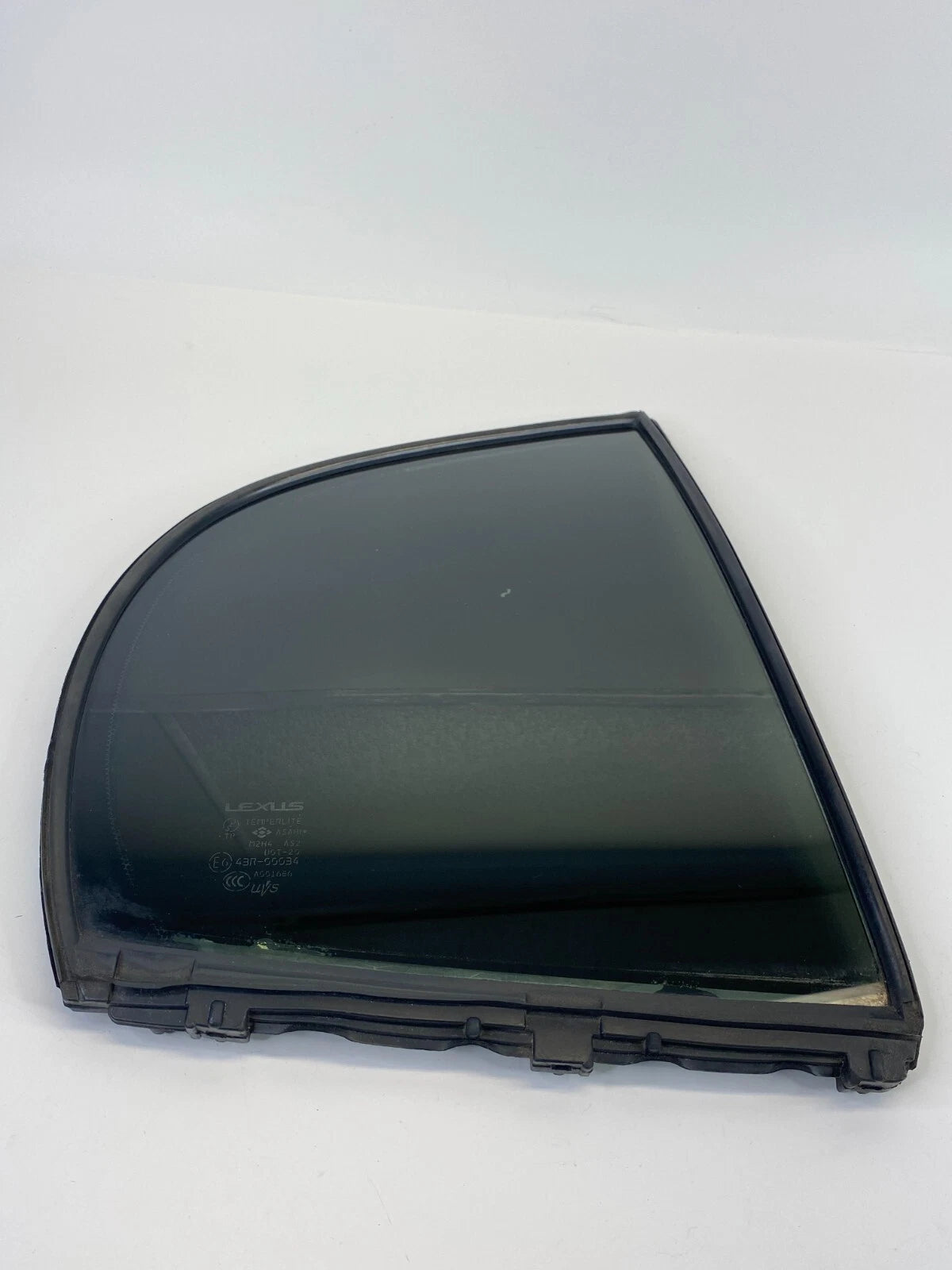 98-05 LEXUS GS300 GS400 REAR RIGHT DOOR VENT WINDOW GLASS QUARTER 68188-30120
