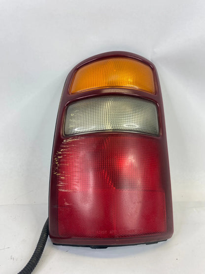 2000-2006 CHEVROLET TAHOE YUKON LEFT DRIVER SIDE TAILLIGHT TAIL LIGHT 16525375