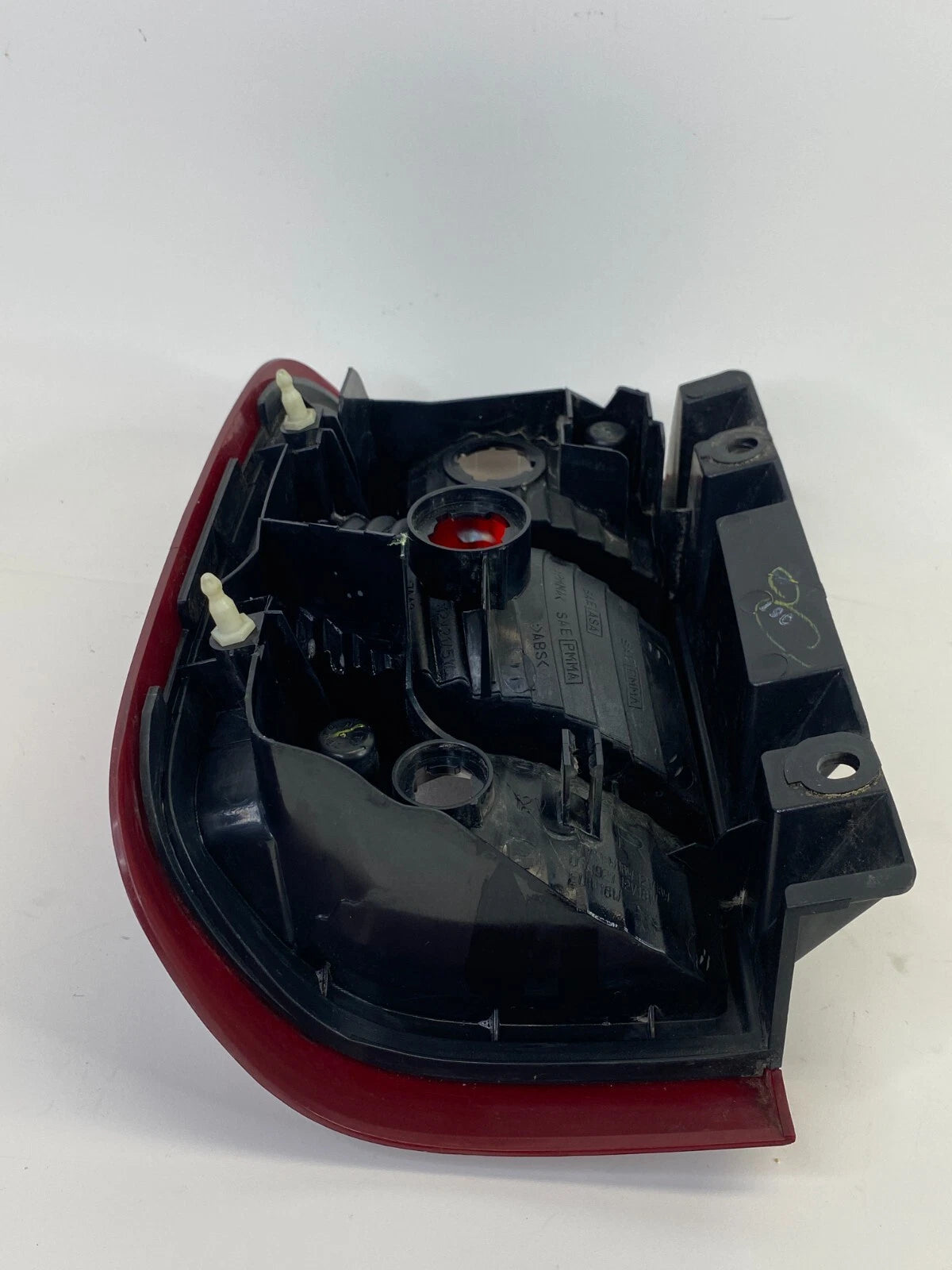 1999-2004 NISSAN PATHFINDER REAR RIGHT PASSENGER SIDE TAIL LIGHT LAMP OEM