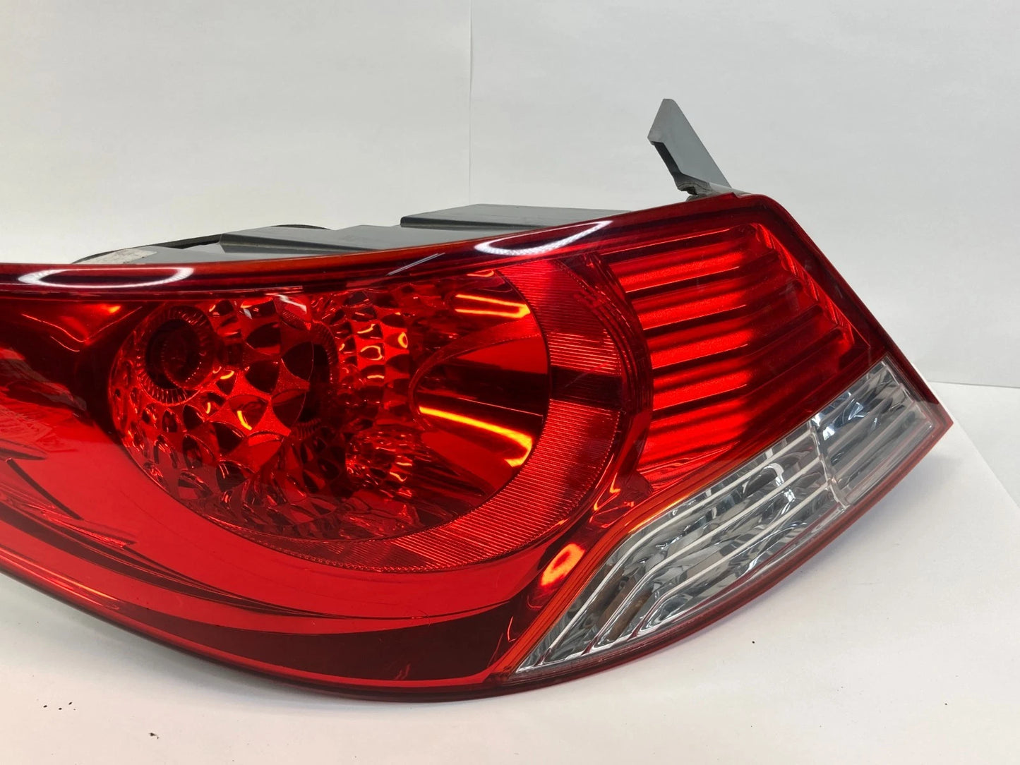 2012 2013 2014 HYUNDAI ACCENT SEDAN LEFT DRIVER SIDE TAIL LIGHT TAILLIGHT OEM